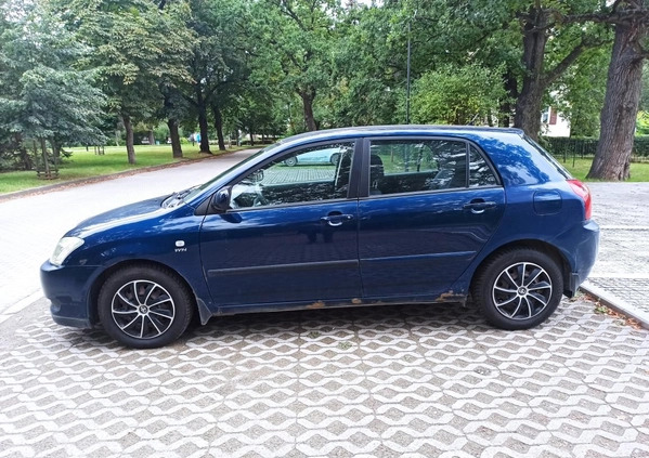 Toyota Corolla cena 4800 przebieg: 306515, rok produkcji 2002 z Siechnice małe 137